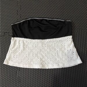 Black and White Strapless Top